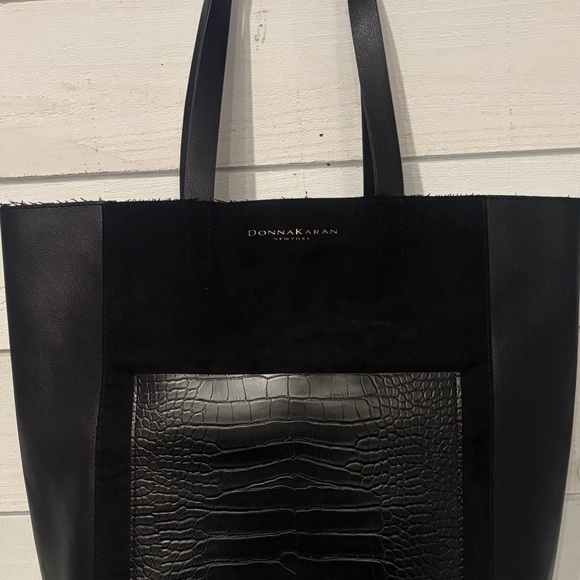 Donna Karan Large Tote Bag
Cashmere Mist Black Designer 14 in×16 in
Never Used ! - Picture 2 of 15